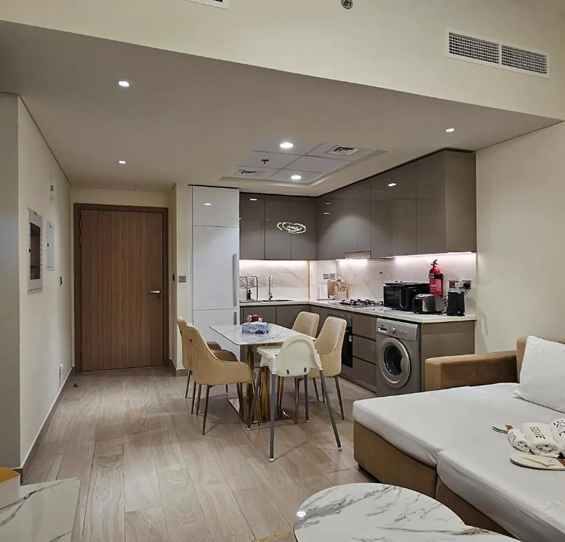 Egate - Dubai - 1 Bedroom - 1St Floor With Terrace 36-110